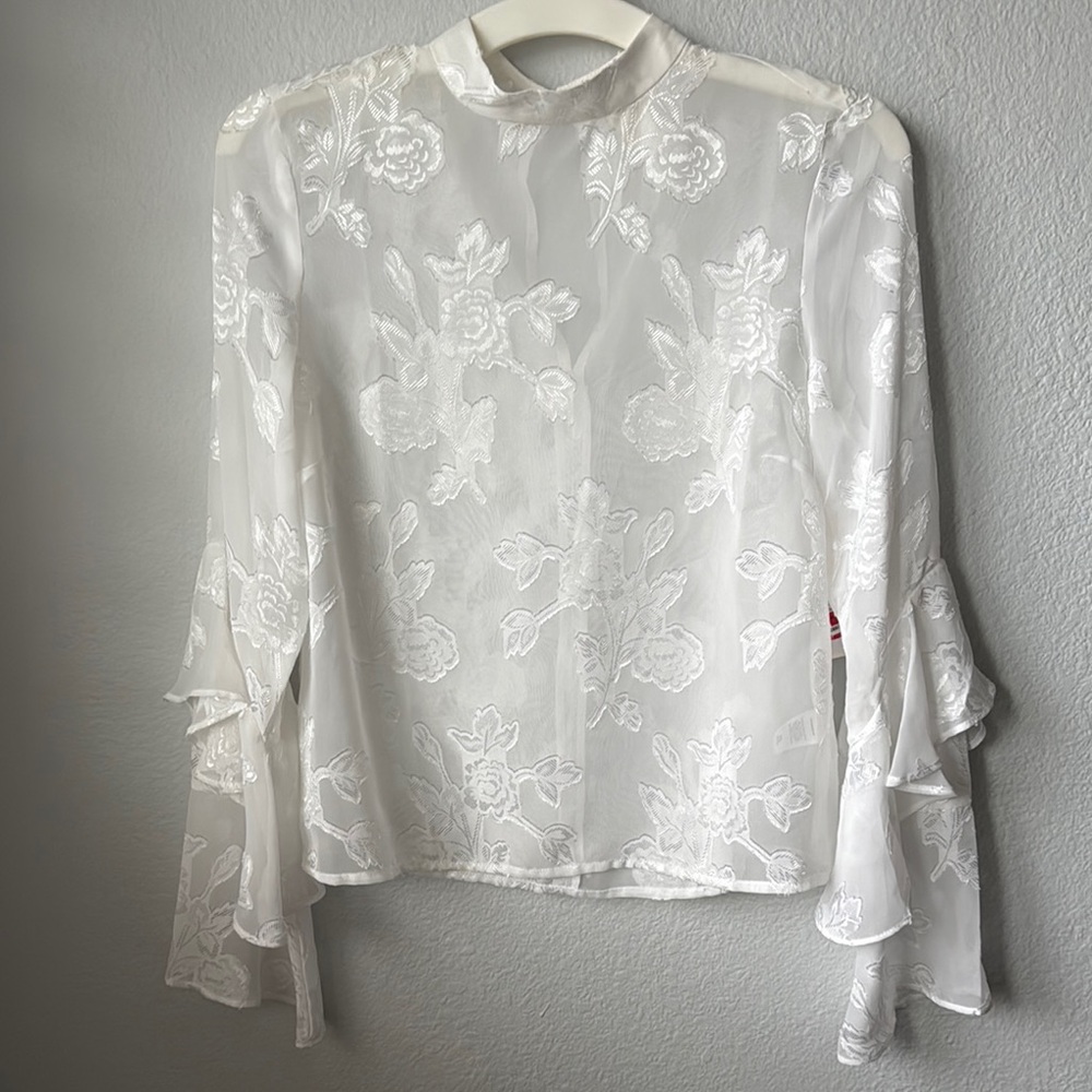Elegant White Floral Lace Top